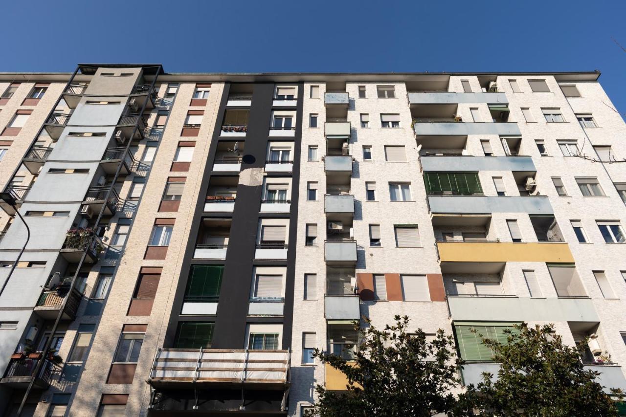 Апартаменты Bilocale Moderno Ed Esclusivo Милан Экстерьер фото